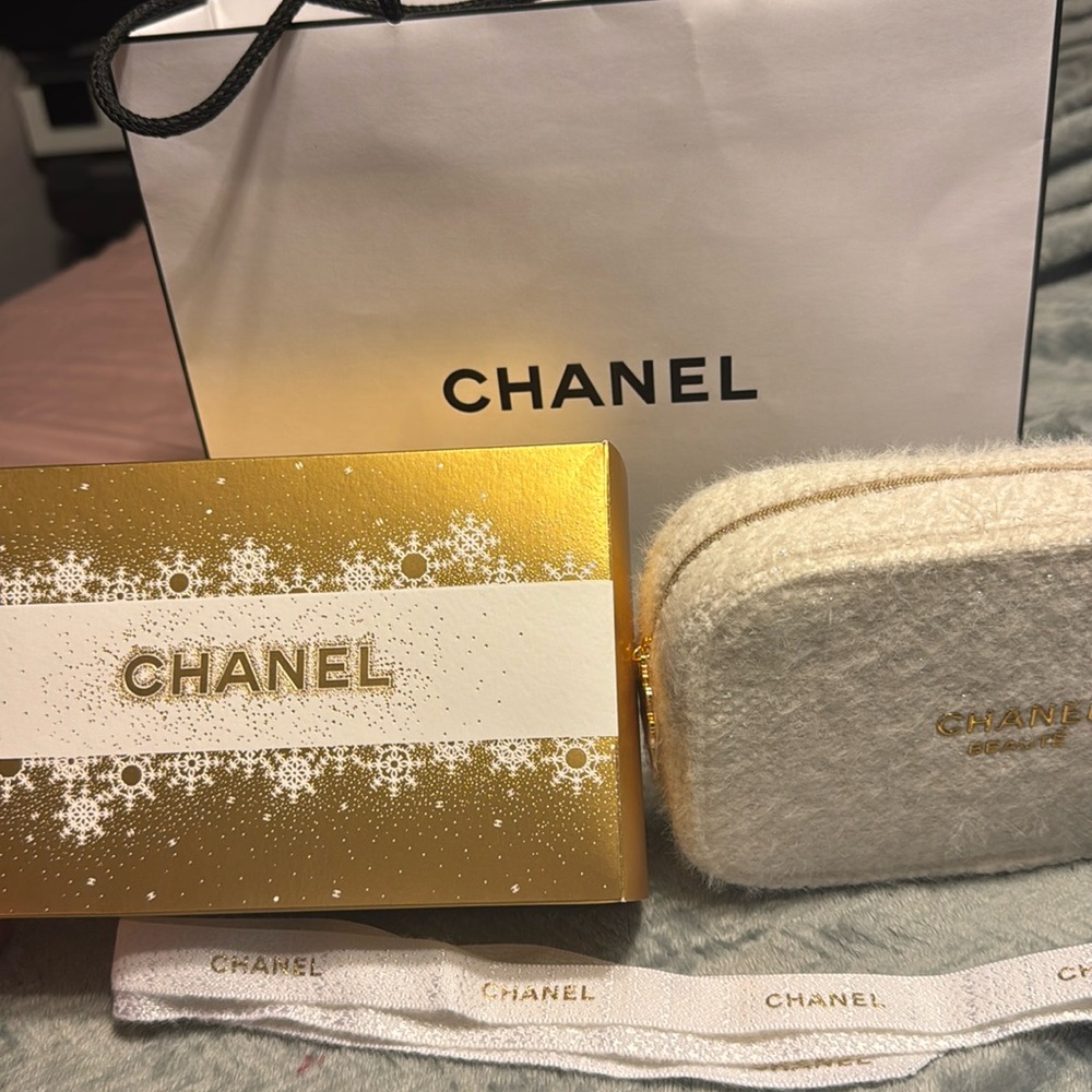 Cosmetic bag